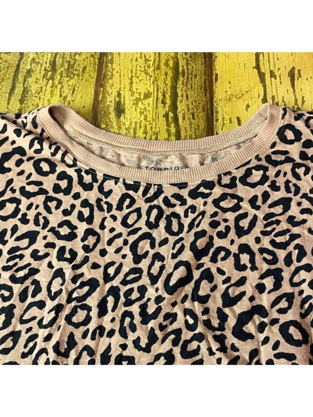 Torrid Classic Fit Leopard Cheetah Animal Print T-Shirt Sz 4X Mob Wife - Picture 3 of 6